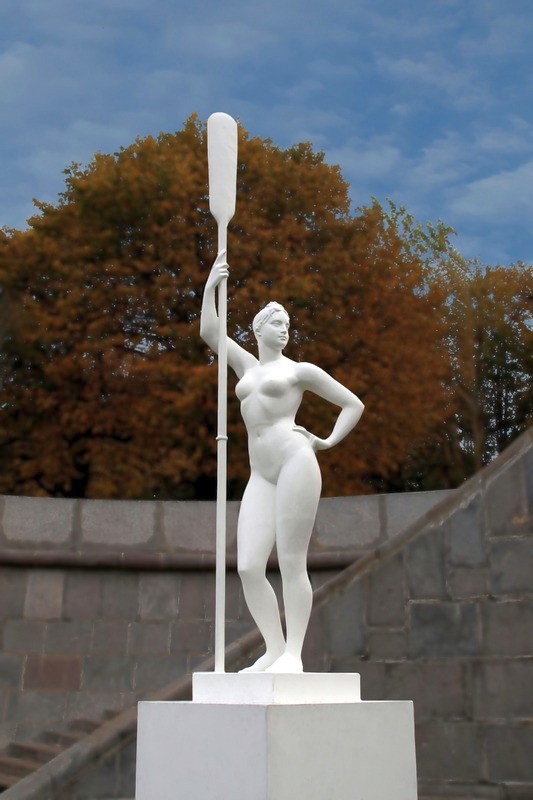 Что держала в руках Венера Милосская?