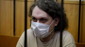 Пьяный водитель облил бензином полицейского при исполнении, затем — поджёг.