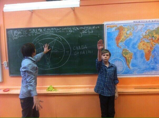 Правосеки избили крымских татар