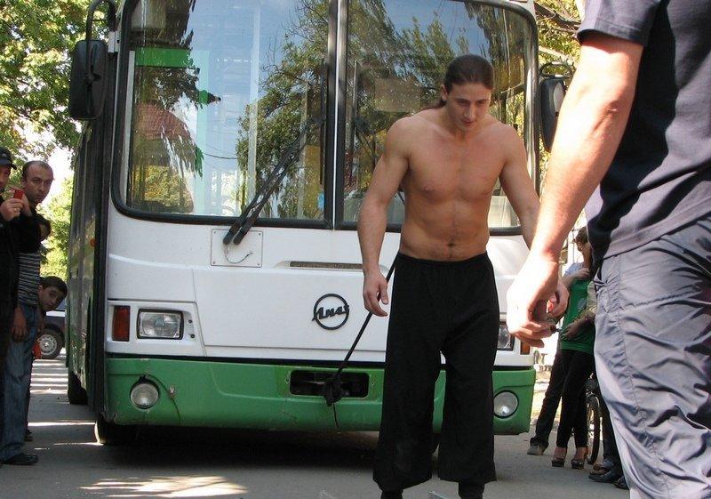 10972217 Брюс хлебников сейчас чем занимается