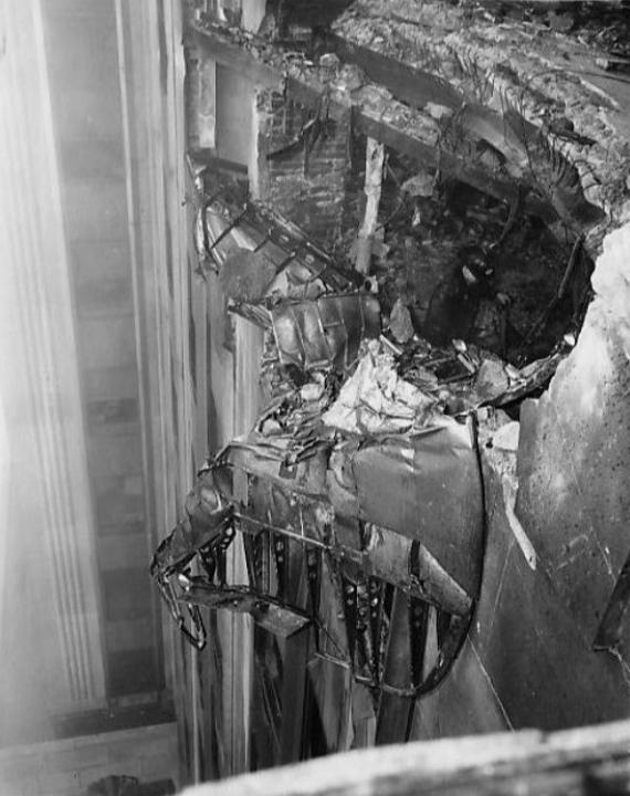 Таран небоскрёба в 1945 году