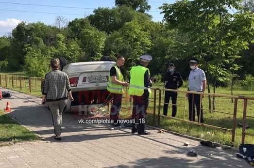 Пьяный водитель убил отца с трёхлетним сыном. 18+