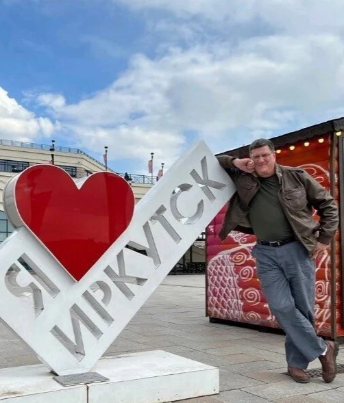 Такер Карлсон прилетел в  Москву