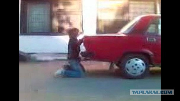 А я хама узнаю по наклейке…