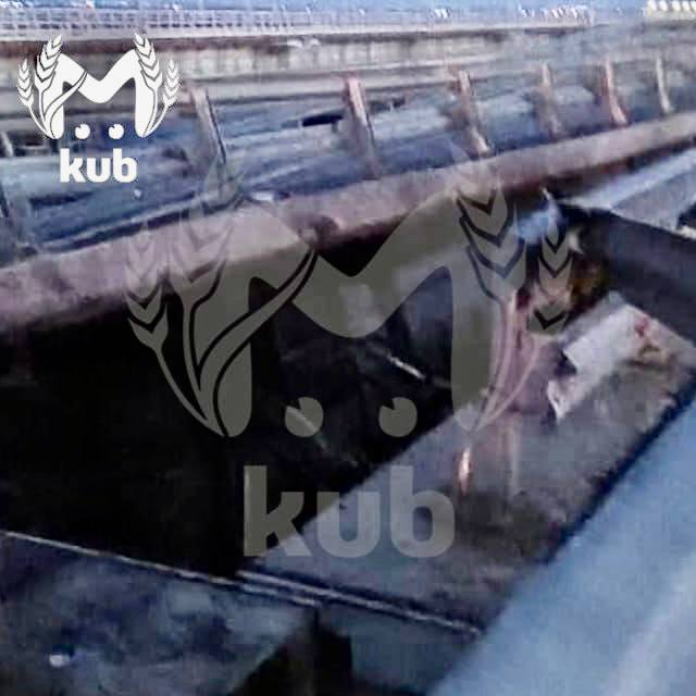 Движение на Крымском мосту остановили из-за ЧП