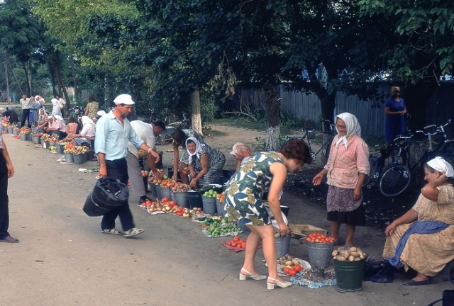 Рожденные в 70-е - поколение, которое всем должно, а ему никто не должен