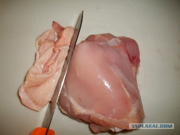 «Ишь грудь выпячила, бёдрами виляет, - Курица!», совместный пост  - Frau Marta и Mitsv