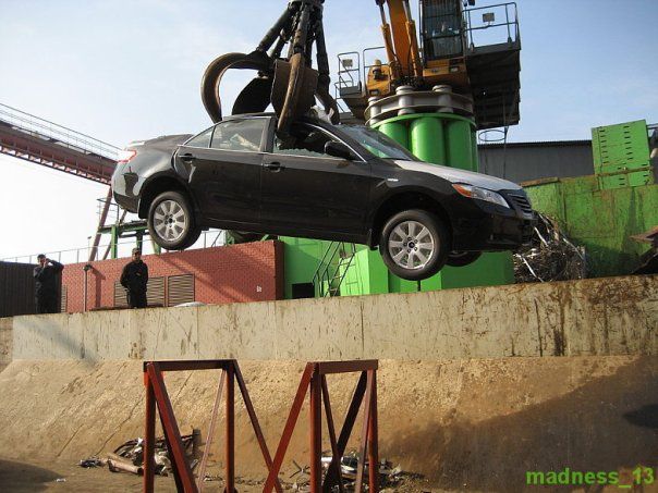 Куда же везут эту новую Toyota Camry?