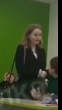 Даже учительница на стороне парня