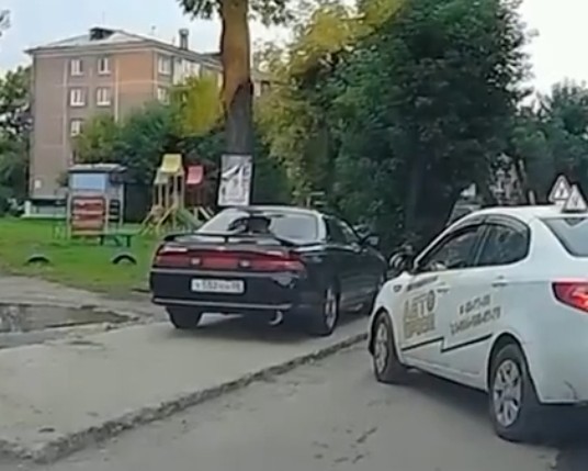 Развернулся, понедельник день тяжёлый.