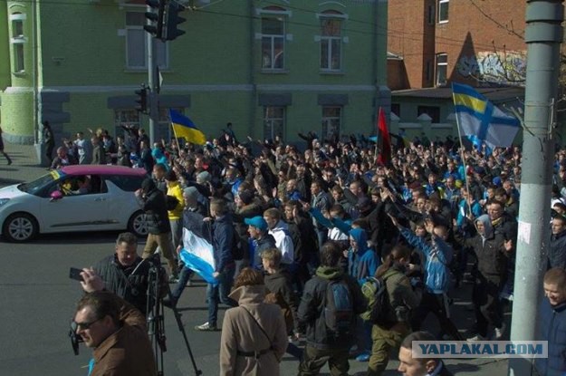 И снова сербы, в поддержку России.