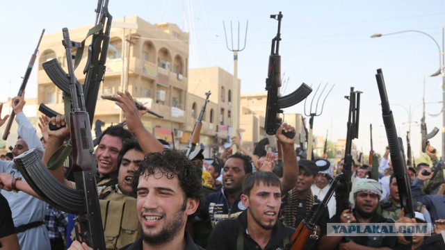 Беженцы плывут