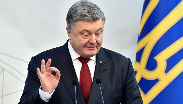 Только что Порошенко ввел военное положение на Украине из-за движухи с кораблями в Азовском море
