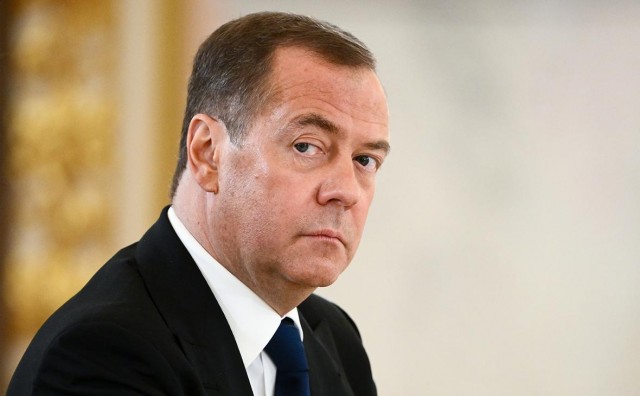 Медведев заявил, что Россия может потребовать репарации у Финляндии.