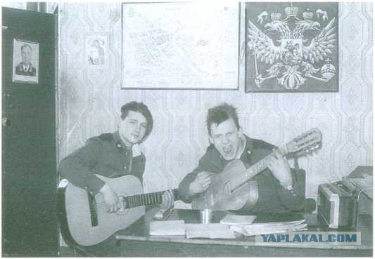 Армейские фотографии знаменитостей