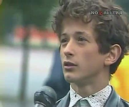 Знаменитости в детстве. Фото из домашних архивов