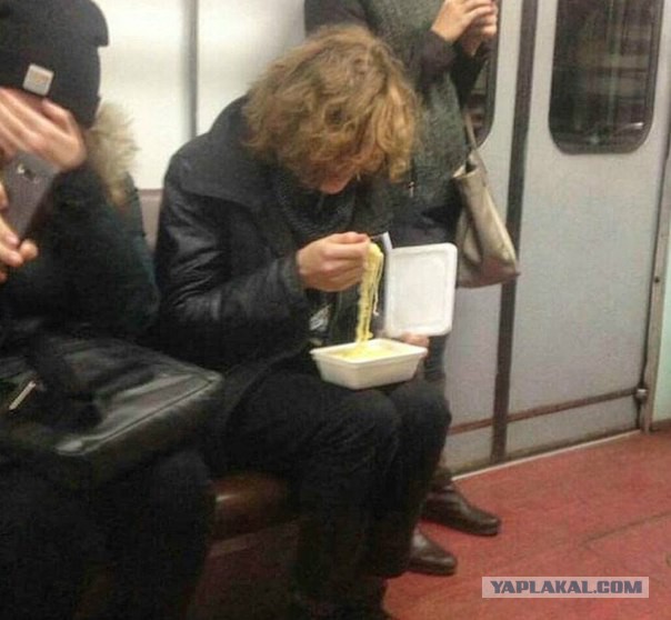 Метро и экстравагантные люди в нем