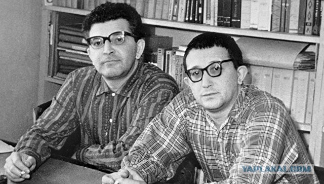 В День братьев и сестёр: знаменитости и их родственники