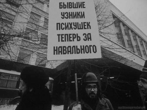 19-летний выпускник срочно уехал из России после того, как его привели в военкомат и заставляли идти в армию