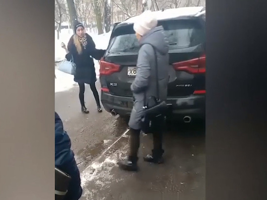 "Все пошли нах*й" Судебный исполнитель приехала на работу
