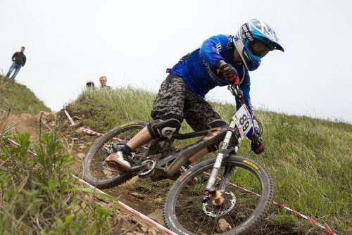 Кэти едет на велосипеде