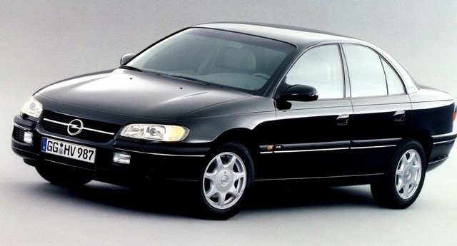 Какой автомобиль из 1990х-2000х вы бы хотели бы возродить под маркой "Москвич"