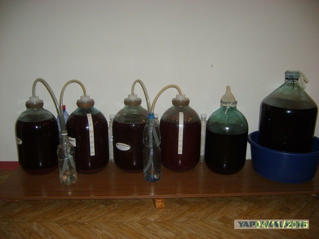 Полка для вина по заказу жены.