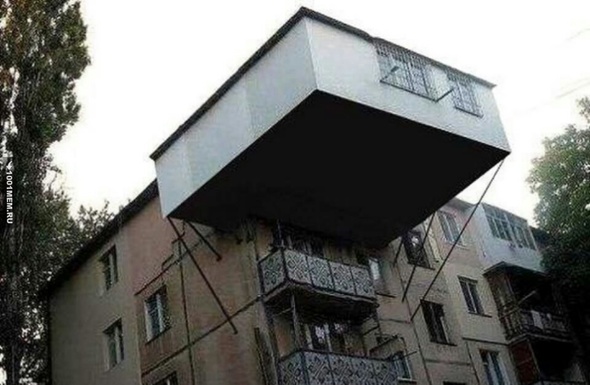 В Петербурге ввели штрафы за незаконно застекленные балконы