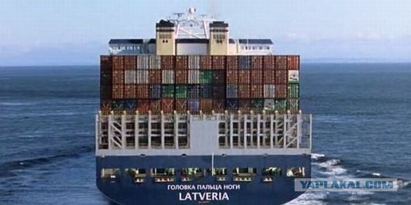 Кадры из сериала Чак (про шпионов)