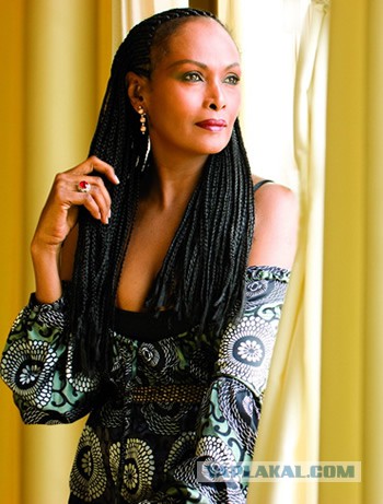 Прекрасная Пятница Зеуди Араяна съемках комедии «Синьор Робинзон» (1976).