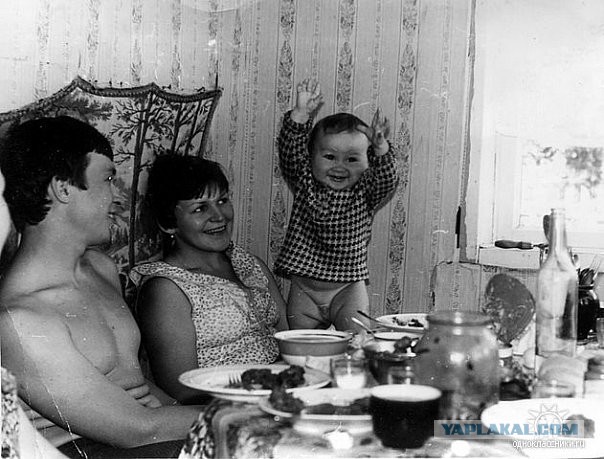 Счастливые папы: 25 атмосферных фотоснимков советских знаменитостей со своими детьми