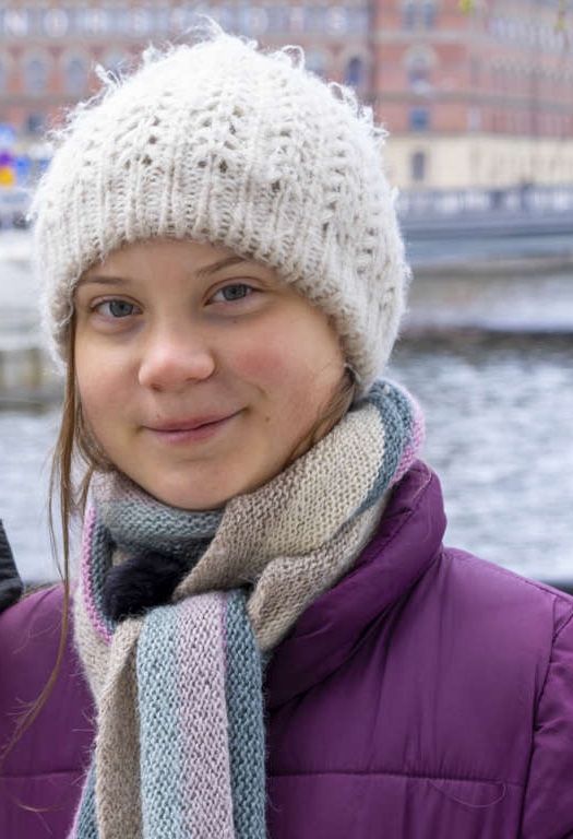 Грета Тунберг снова поплыла