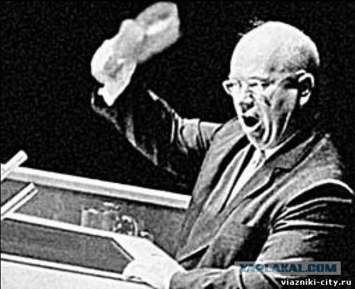 На чем американцы перевезли 2500 танков за один раз ?