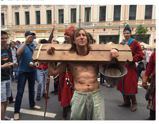Навального задержали в подъезде его дома в Москве
