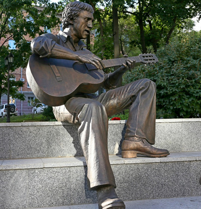 Памятники, которые делают мир добрее