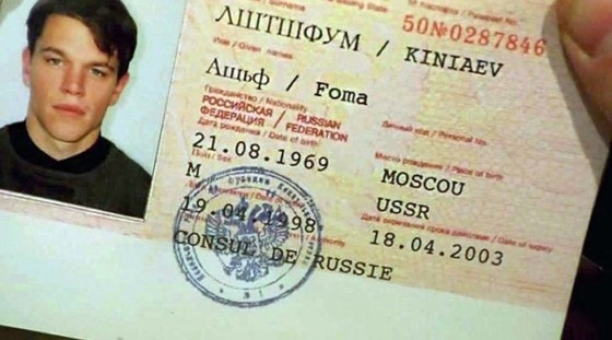 Прилетевший на Марс в мае китайский марсоход "Чжужун" прислал совместное с посадочной платформой фото