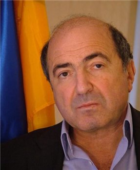 Вице-премьер Шувалов советует покупать квартиры.