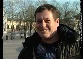 Мальчик 17лет залез ногами в креветки в Ленте