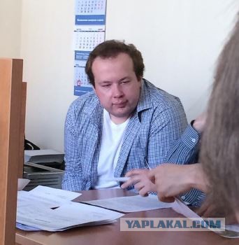 Кто будет кушать хотдоги на приёме в посольстве?