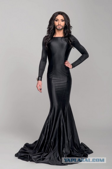 Девушки в обтягивающих платьях