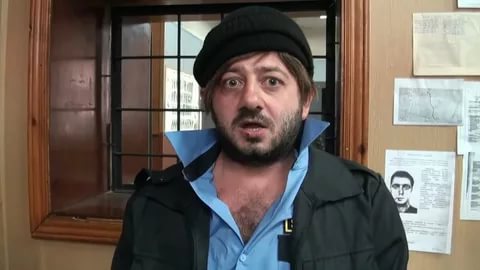 Про охранников в общественных зданиях