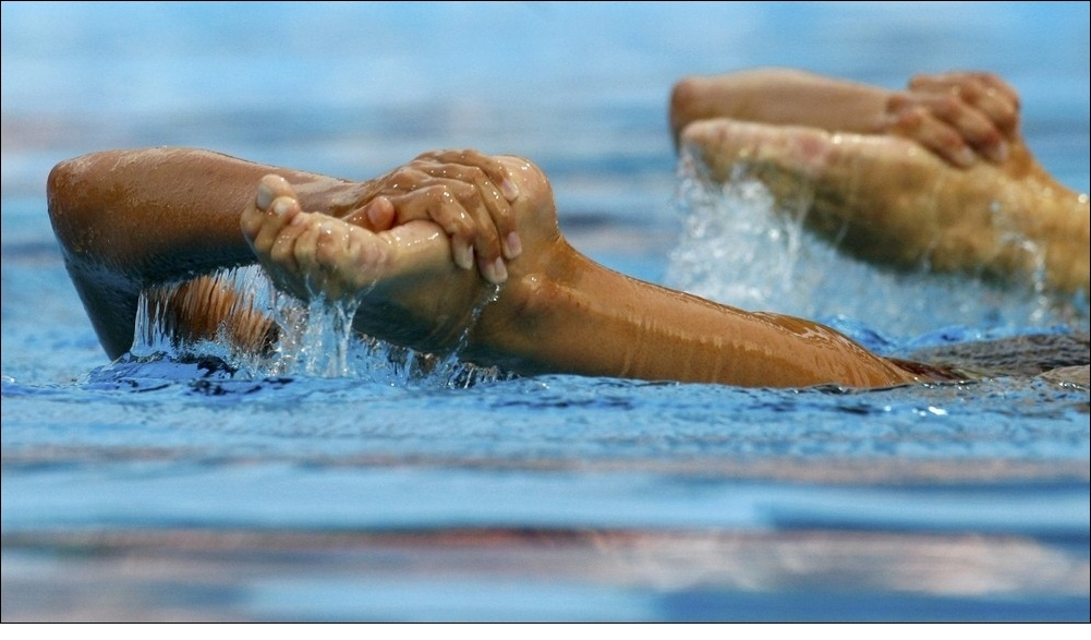 Синхронистки. Swimming 33. Swimming 33. Синхронистки кадры. Гидрокинезотерапия.
