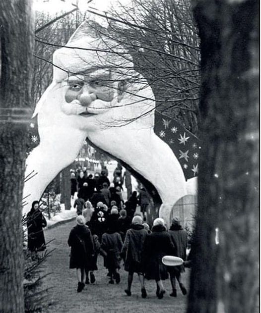 С наступающим! Ретрокартинки про Новый год!