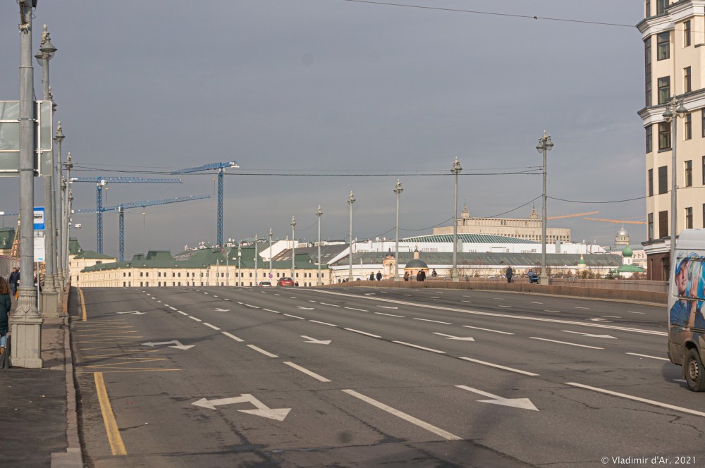 Вид сегодня. Москворецкая набережная 2021. Вчера пробка на Москворецкой набережной. Вид с большого Москворецкого моста7⁸. Москворецкая набережная ночью 2021.