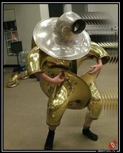 Главный, из  Саратовской студии звукозаписи записал мою песню, пою я друзья...