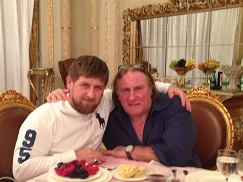 Депардье станцевал лезгинку на встрече с Кадыровым