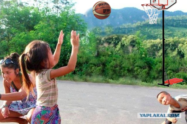 Фотожаба: любопытный парень