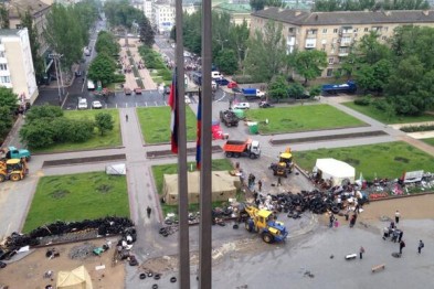 Последствия разграбления "Метро" в Донецке