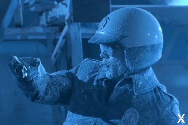 Мужчине разорвало желудок после выпитого коктейля с жидким азотом на корпоративе.
