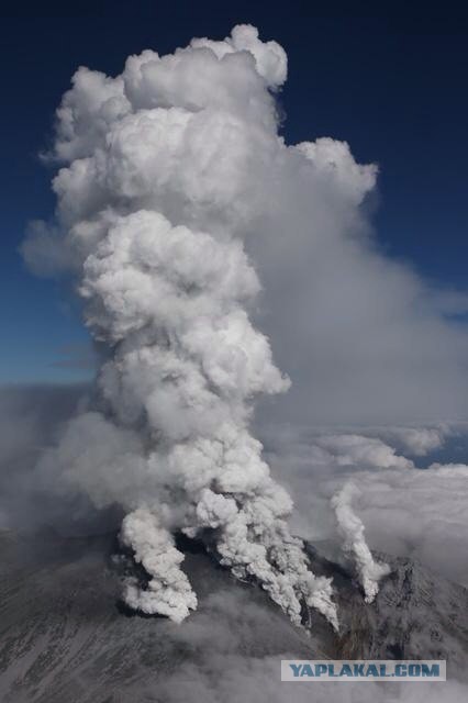 Невероятные кадры извержения вулкана Онтакэ